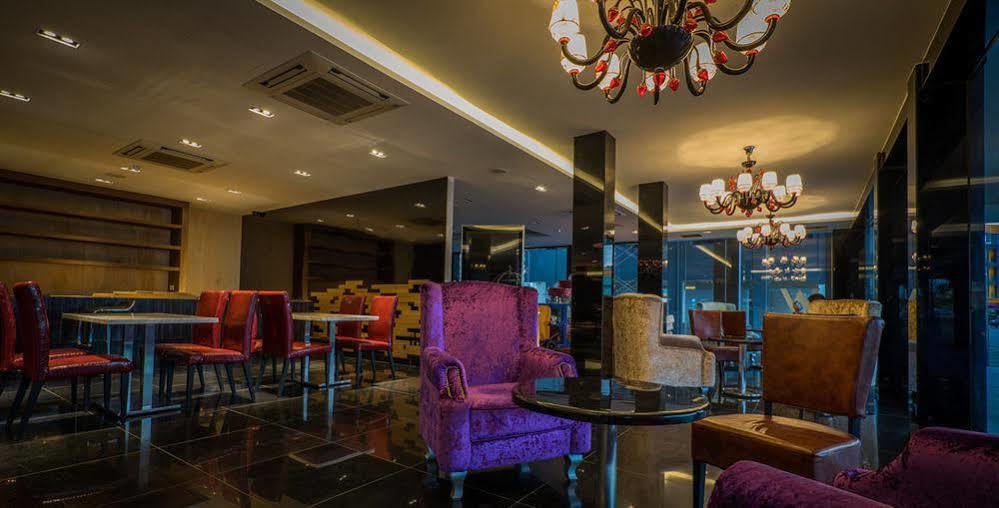WIWO Hotel Bintulu Buitenkant foto