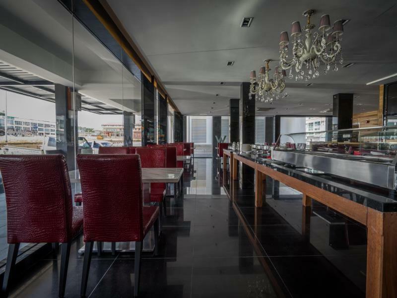 WIWO Hotel Bintulu Buitenkant foto