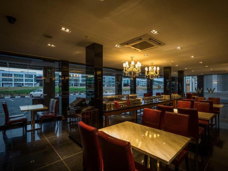 WIWO Hotel Bintulu Buitenkant foto